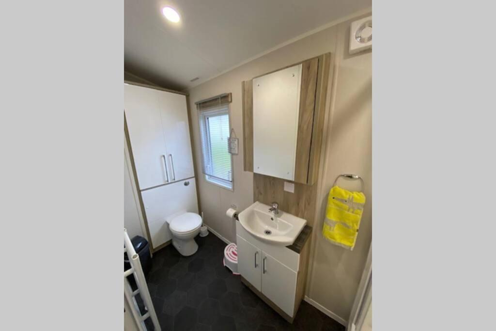 Glade Lodge- North Devon Coast, Bideford Bay Caravan Park Exteriör bild